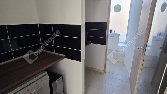 1. kép | Kiadó Üzlethelyiség, Siófok (#180310)