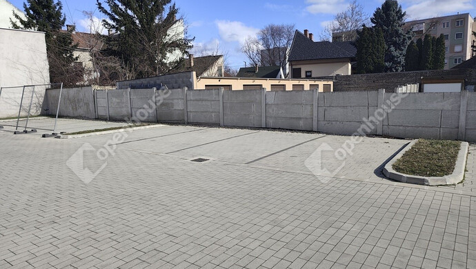 0. kép | Eladó Szabadtéri / kültéri parkoló, Komárom (#182288)