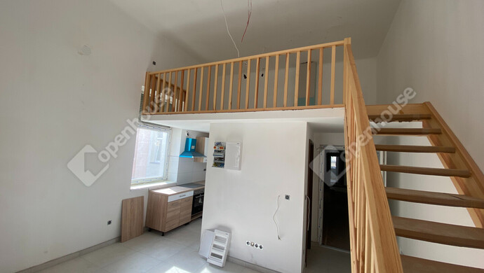 7. kép | Lépcső | Kiadó Társasházi lakás, Mosonmagyaróvár (#178155)