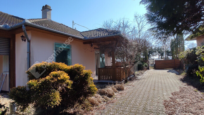 1. kép | Eladó Családi ház, Balatonfenyves (#180269)