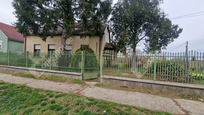 0. kép | Eladó Családi ház, Ács (#180853)