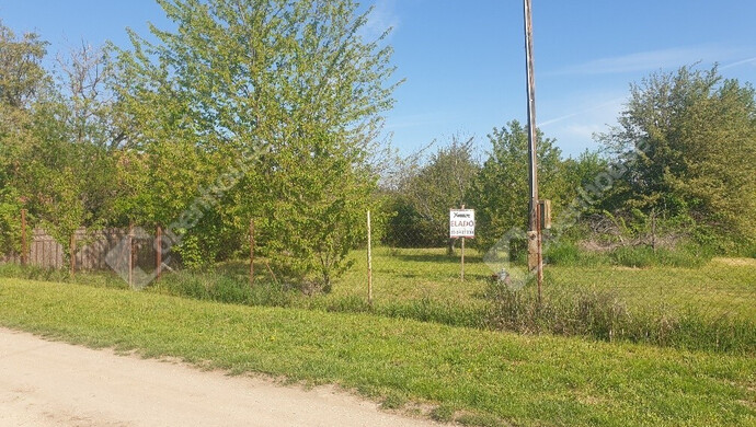 0. kép | Eladó Zárt kert, Deszk (#169722)