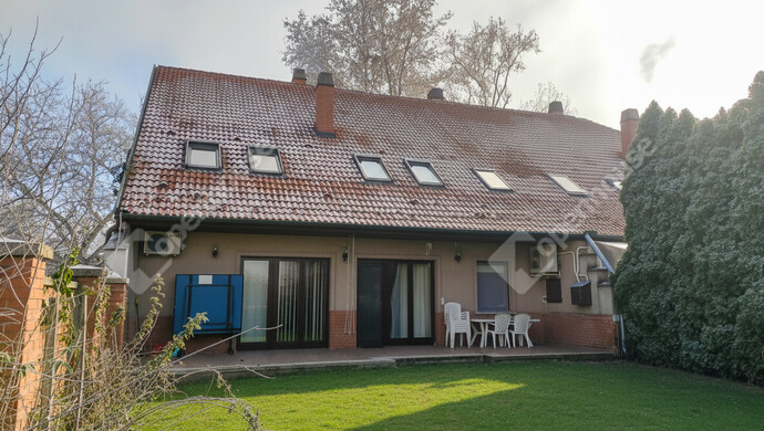 14. kép | Udvari nézet a házról | Eladó Ikerház, Szeged (#179297)