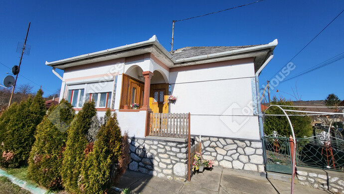 0. kép | Eladó Családi ház, Kács (#180415)