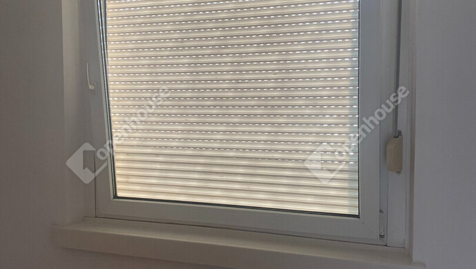 10. kép | Minden helyiség redőnnyel felszerelt | Kiadó Társasházi lakás, Győr (#180620)