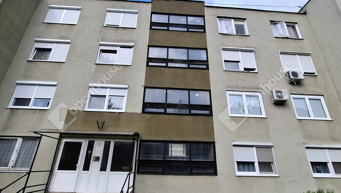 14. kép | Utcafront | Eladó Társasházi lakás, Sárospatak (#176961)