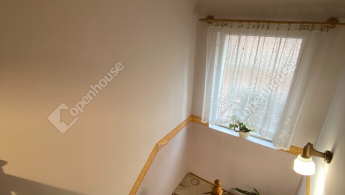 15. kép | Lépcsőház | Eladó Családi ház, Csorna (#181203)