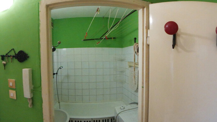 2. kép | Közlekedő, fürdő, wc | Eladó Társasházi lakás, Miskolc (#179628)